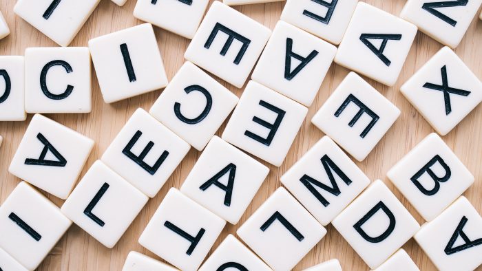 Chaos van Scrabble letters
